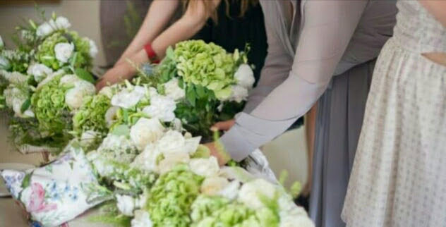 preparation-bouquets-fleurs